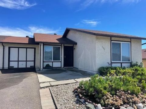 1522 Rolling Hills Dr Oceanside CA 92056