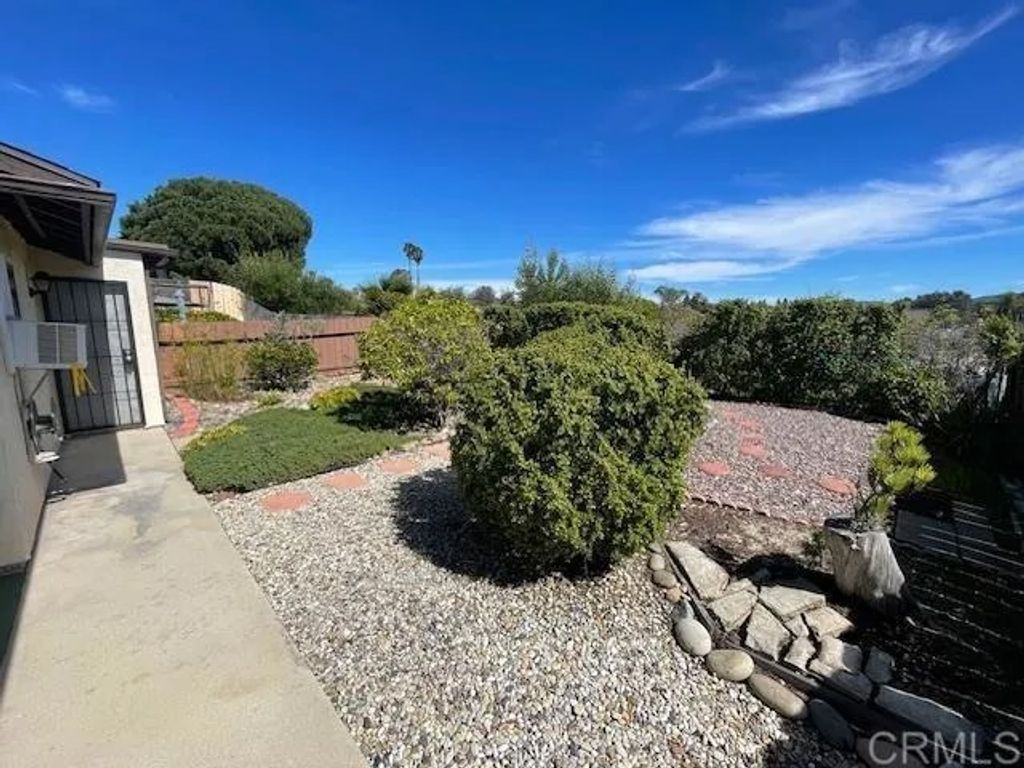 Photo of 1522 Rolling Hills Dr, Oceanside, CA 92056 (MLS # NDP2601906)