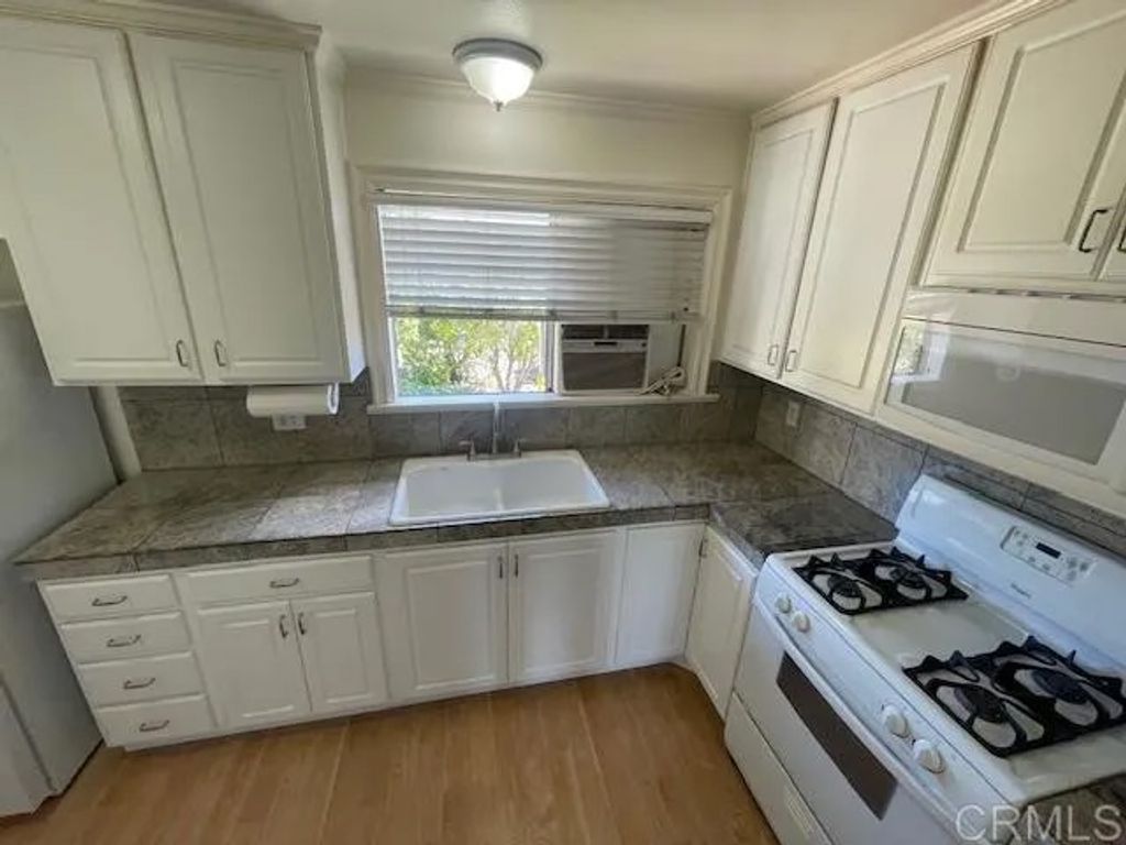 Photo of 1522 Rolling Hills Dr, Oceanside, CA 92056 (MLS # NDP2601906)