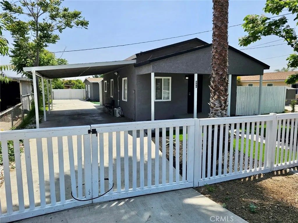 Photo of 340 W Congress St, Colton, CA 92324 (MLS # GD26065773)