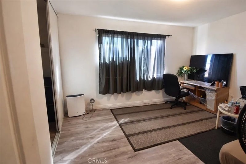 1001 E Grant F4