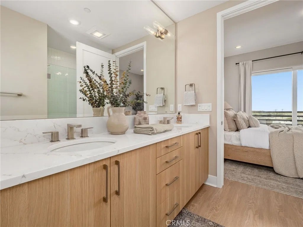 111 2nd Street North 21