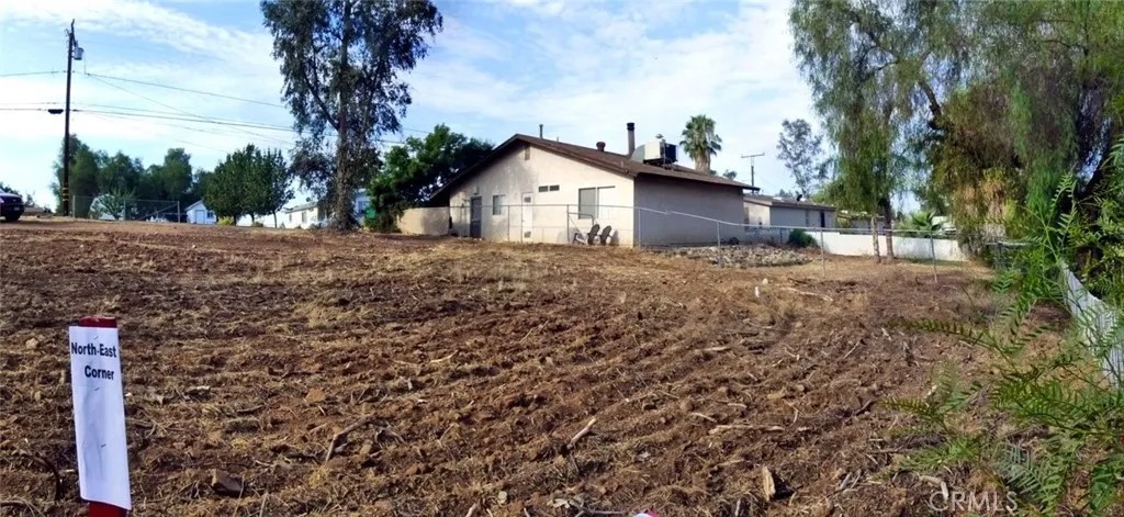 23811 Newport Dr