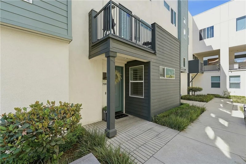9942 Artesia Boulevard 708