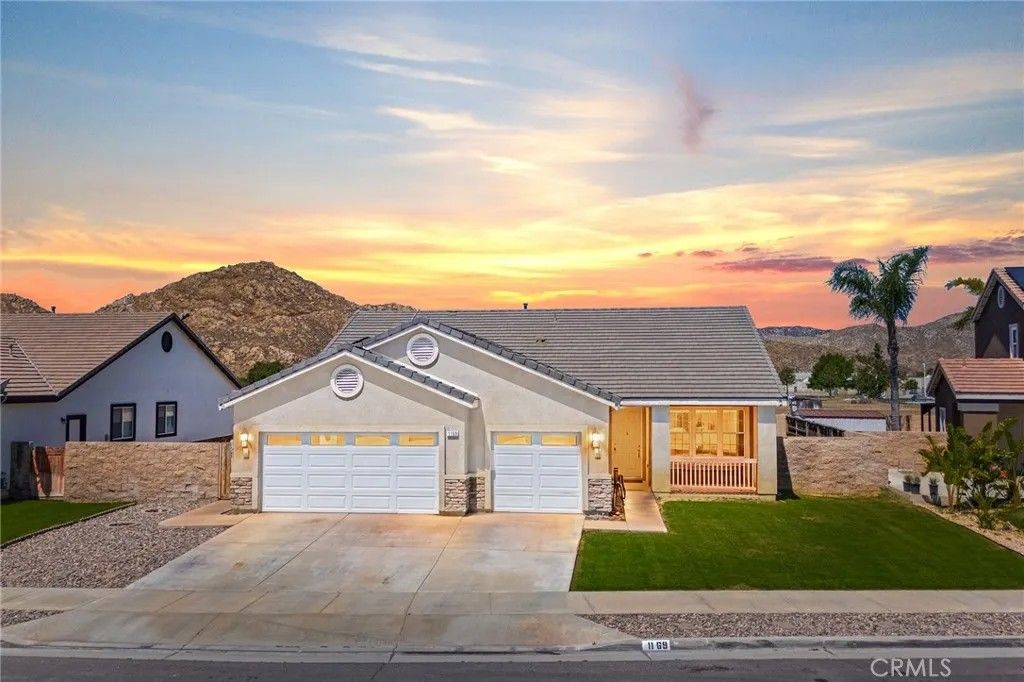 Photo of 1169 Broadway LN, Hemet, CA 92545 (MLS # SW26079381)