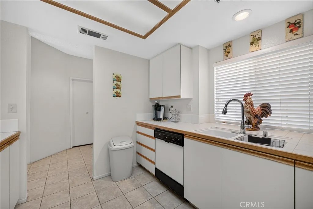 34003 Calle Mora