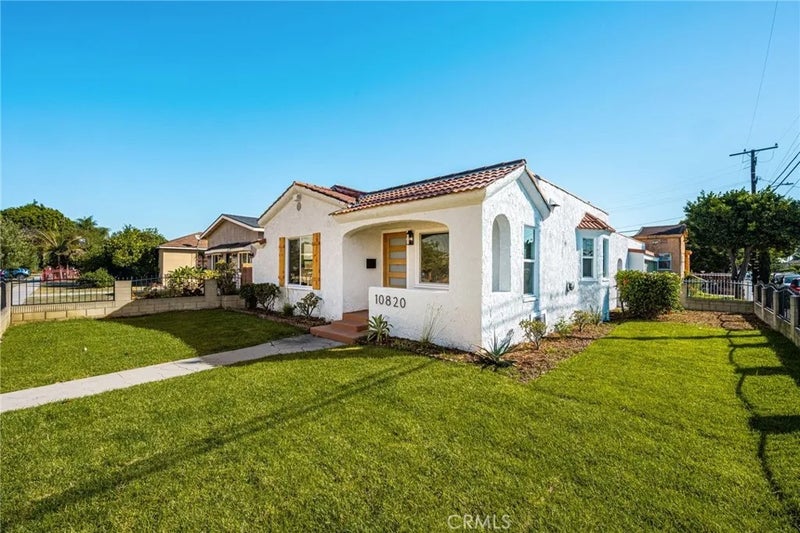 10820 Capistrano