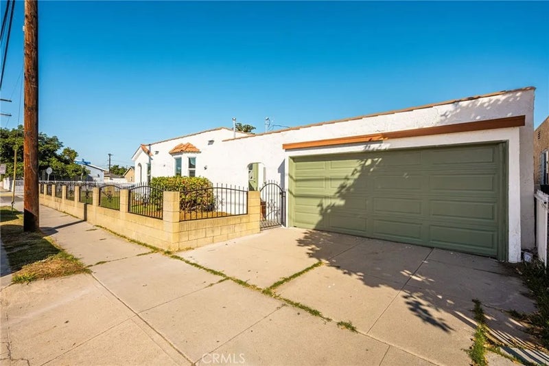 10820 Capistrano