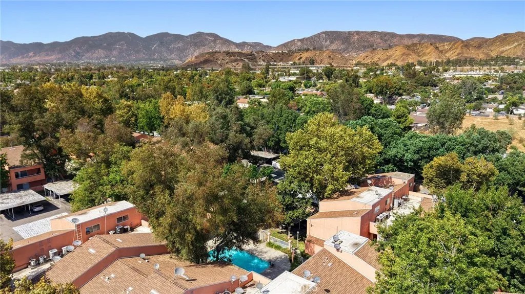 12601 Van Nuys 111