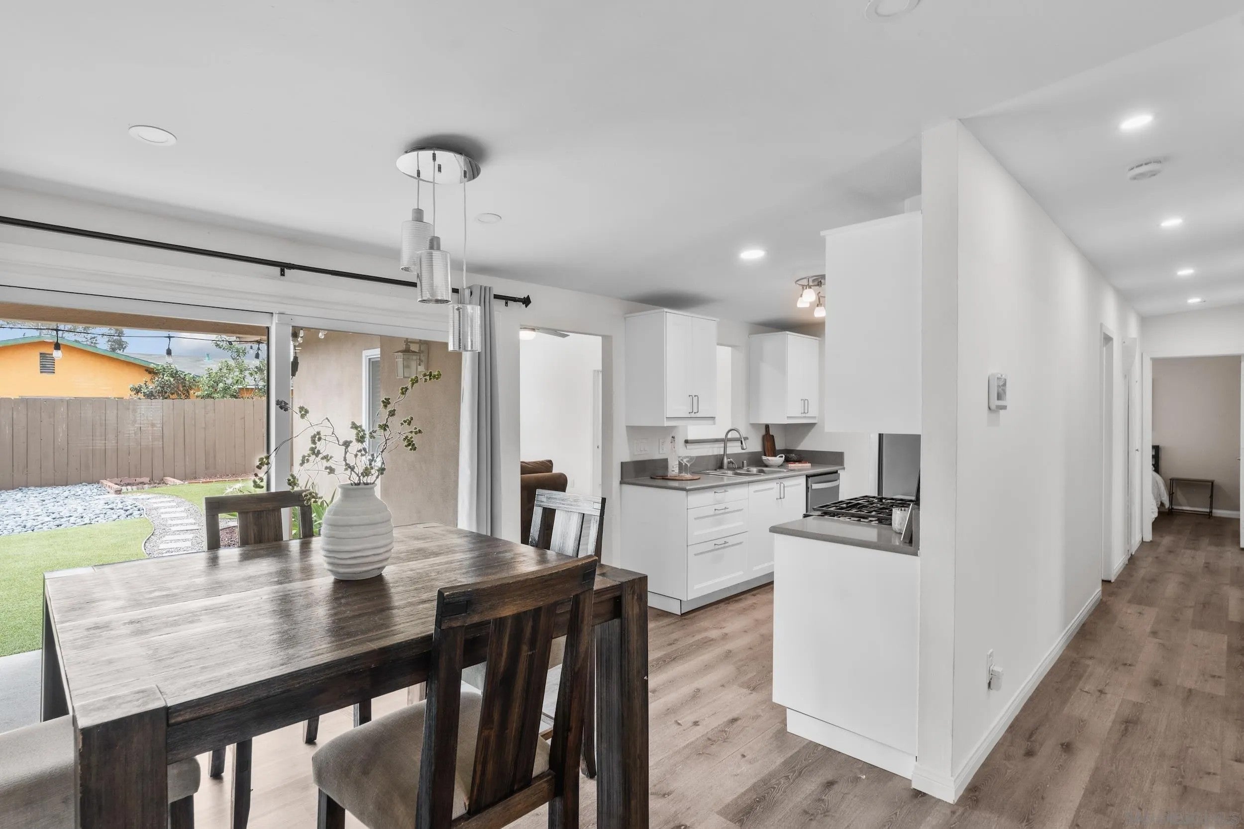 1127 Hemlock Ave