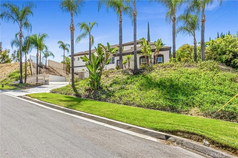 652 Fairway Drive