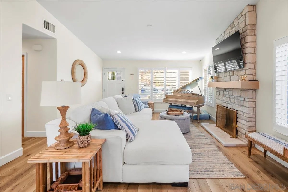 14276 Jennings Vista Way