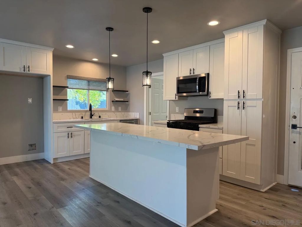 Photo of 3516 Las Vegas Dr, Oceanside, CA 92054 (MLS # 260003614)