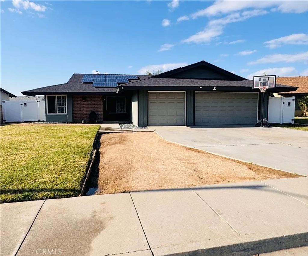 Photo of 13597 Thunderbird Dr, Moreno Valley, CA 92553 (MLS # TR26017687)