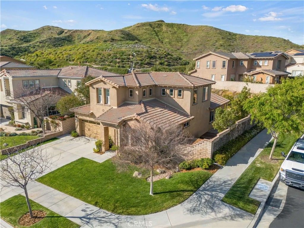 Photo of 24903 Shadow Ridge Court, Valencia, CA 91354 (MLS # SR26053438)