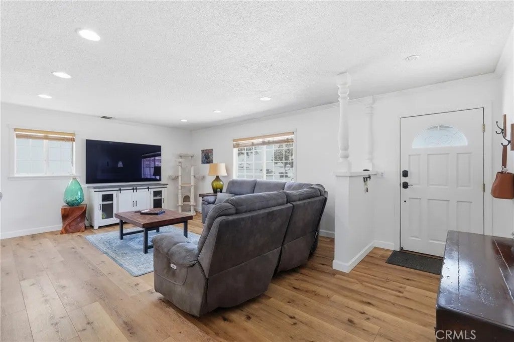 6562 Belgrave