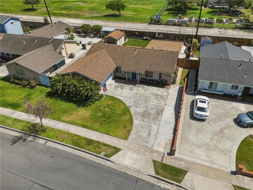6562 Belgrave