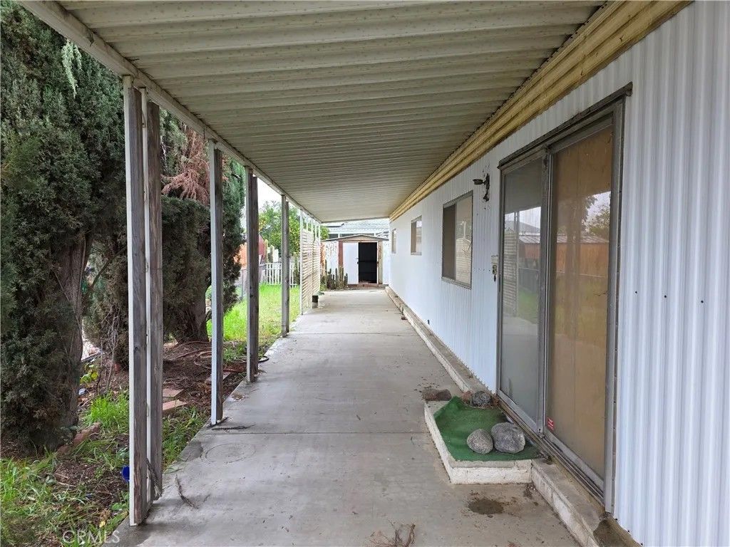 Photo of 324 Long Street, Hemet, CA 92543 (MLS # IV26082491)