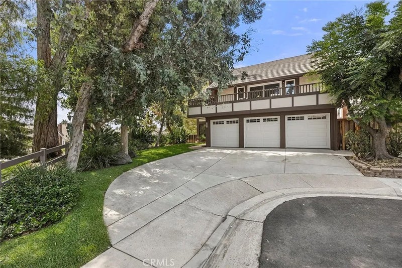 2286 Crestview Circle