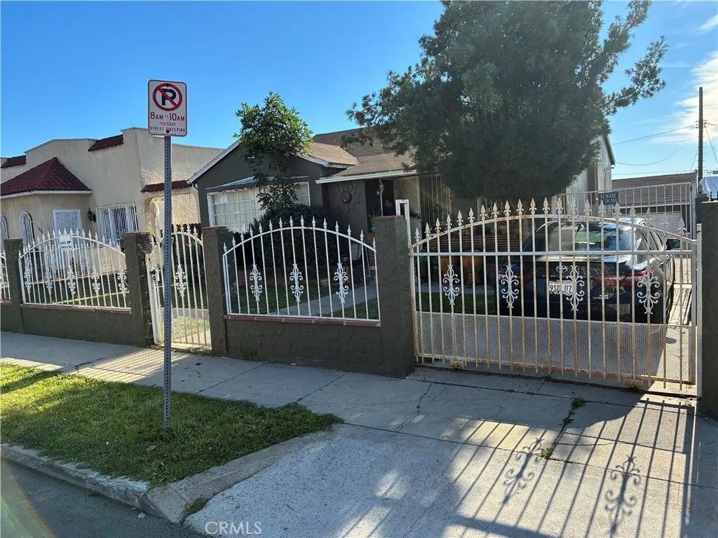 Photo of 2824 Winter Avenue, Los Angeles, CA 90033 (MLS # PW26010132)