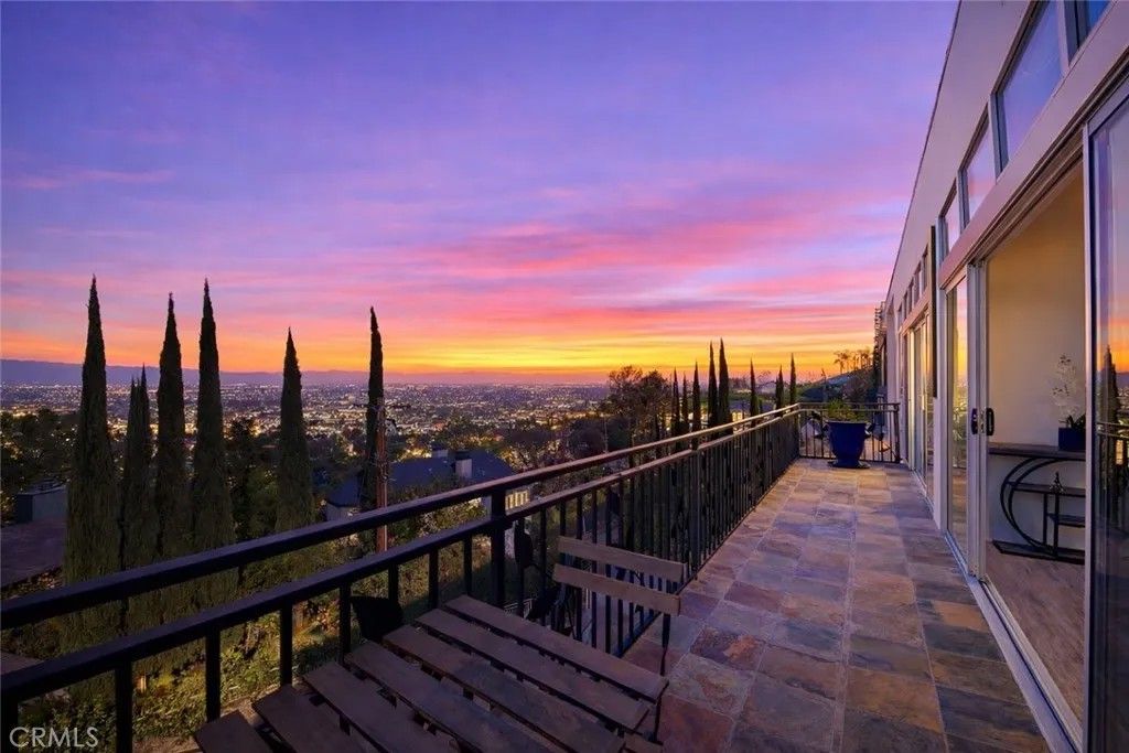 Photo of 3952 Oakfield Drive, Sherman Oaks, CA 91423 (MLS # SR26043453)