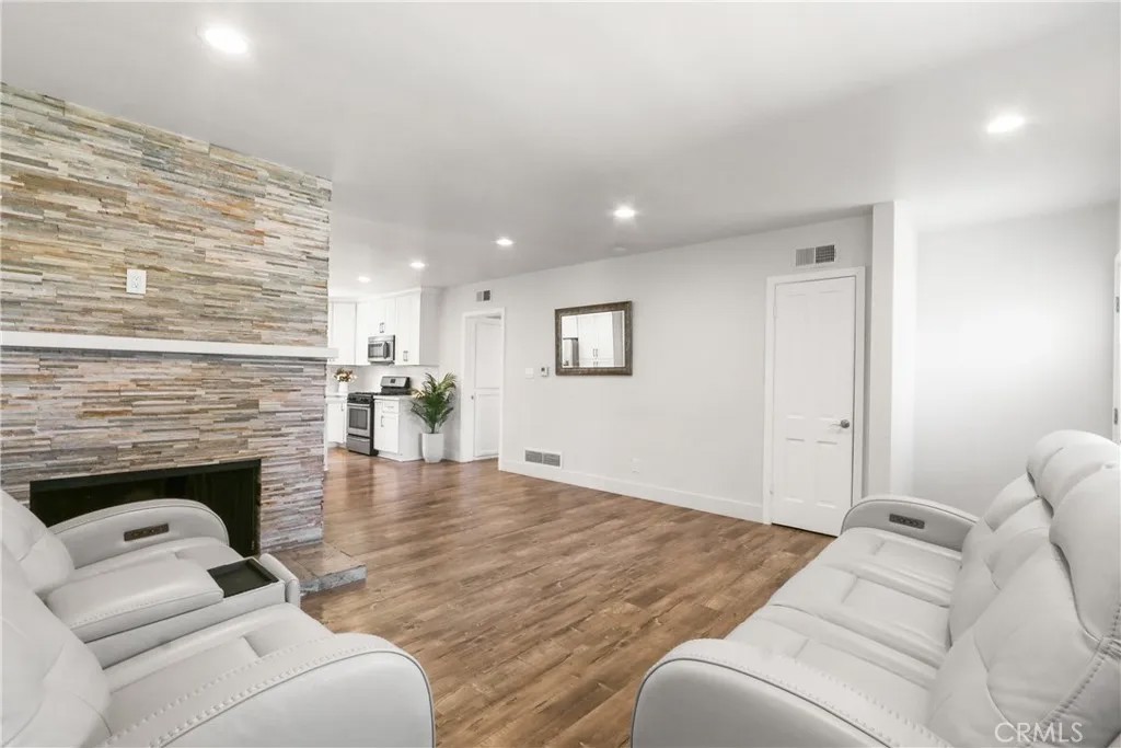 1808 E Briarvale