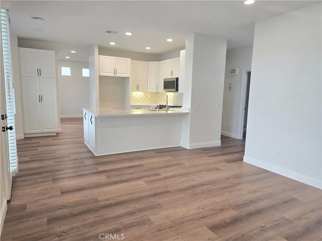 Photo of 32921 Adelante St, Temecula, CA 92592 (MLS # SW26016427)