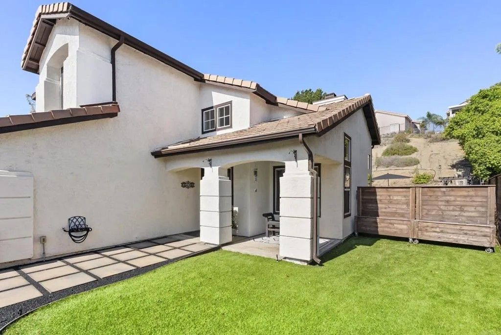 Photo of 2225 Baxter Canyon Drive, Vista, CA 92081 (MLS # NDP2510340)