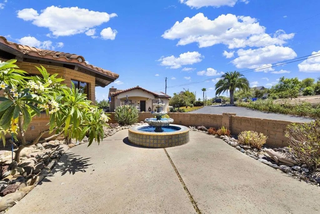 Photo of 4057 Ladera Vista, Fallbrook, CA 92028 (MLS # NDP2608611)