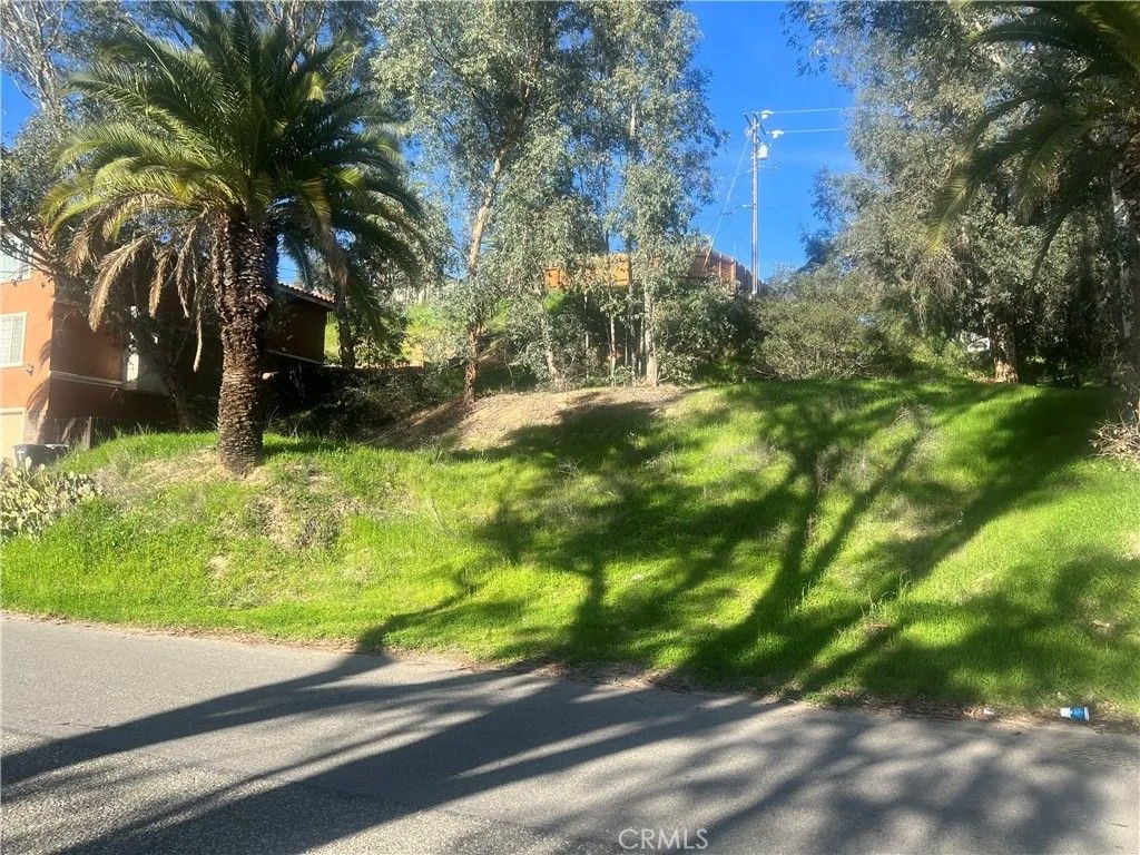 Photo of 3 Lash, Lake Elsinore, CA 92530 (MLS # SW26012301)