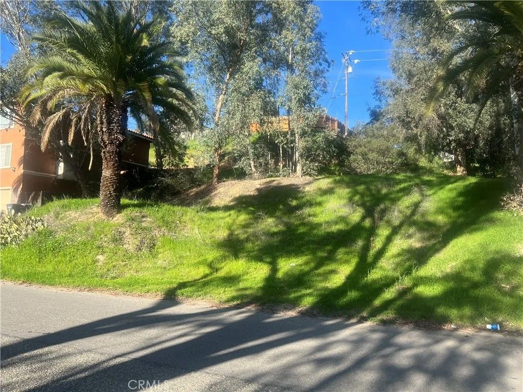 Photo of 3 Lash, Lake Elsinore, CA 92530 (MLS # SW26012301)