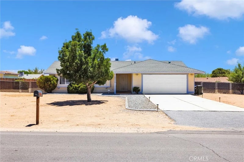 22779 El Centro