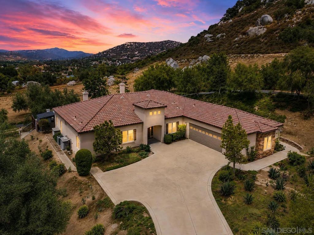 Photo of 1485 Santa Fe Hills, Ramona, CA 92065 (MLS # 260014311)