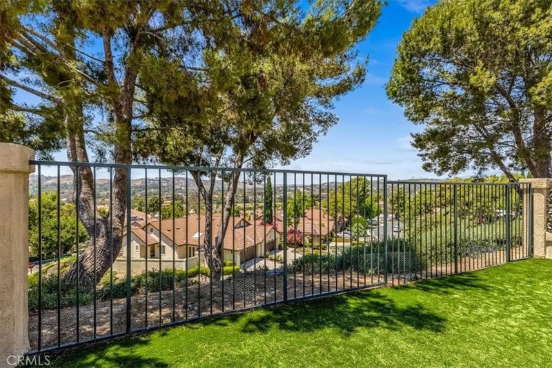 27355 Paseo Laguna