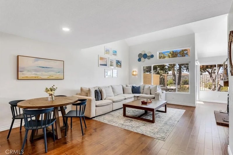 27355 Paseo Laguna