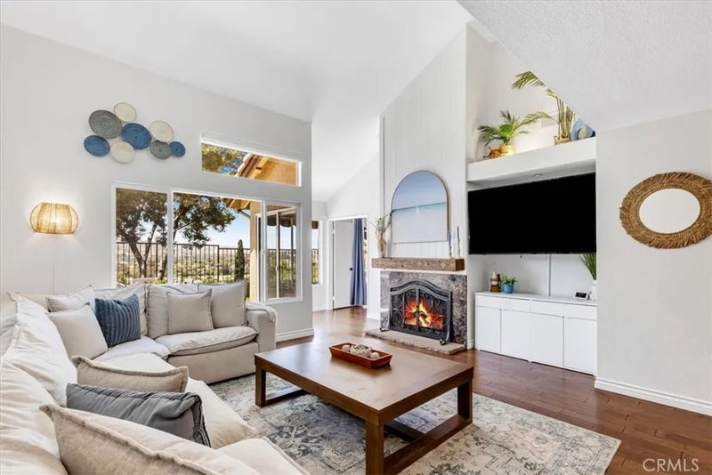 27355 Paseo Laguna