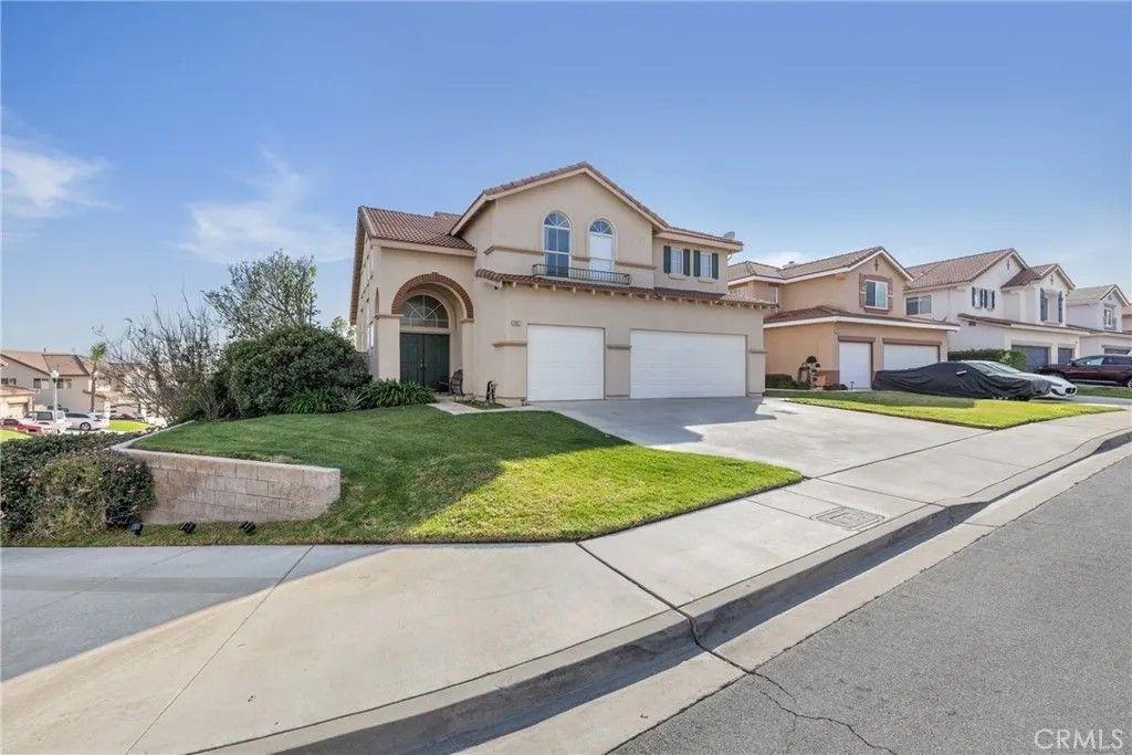 Photo of 14927 Sydney Avenue, Fontana, CA 92336 (MLS # CV26043074)