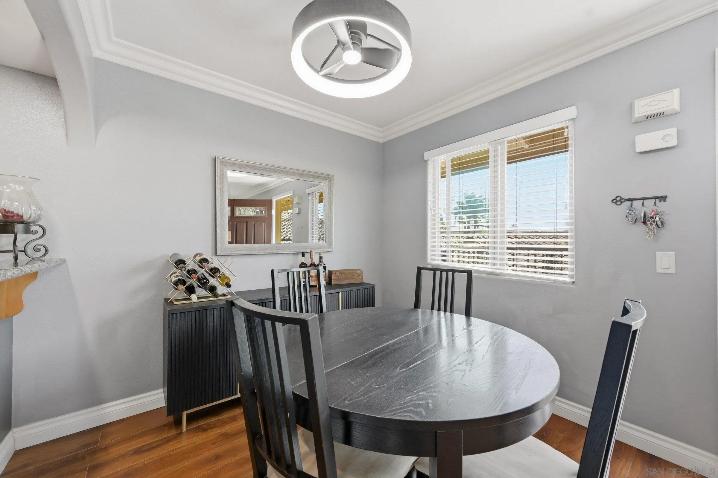 2736 B St 203