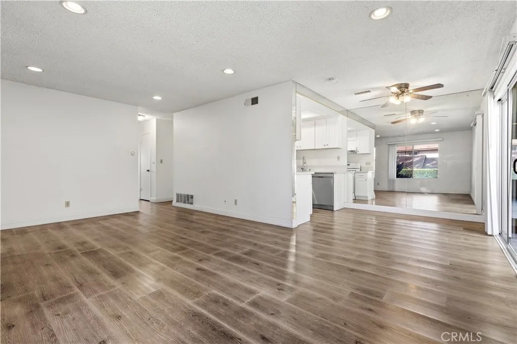 1425 Forest Glen 158