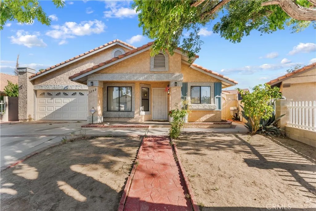 3542 E Avenue R10