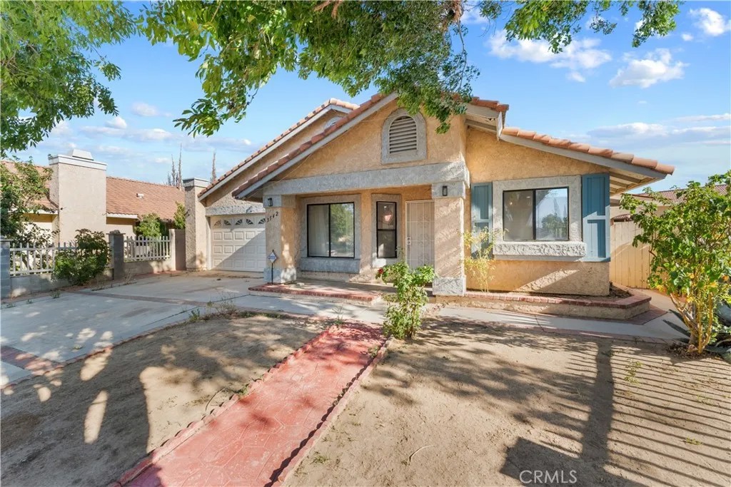 3542 E Avenue R10