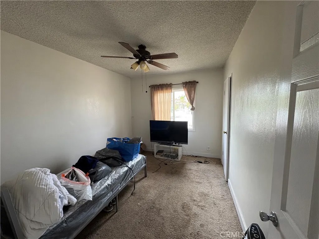 9909 Niagara Ave