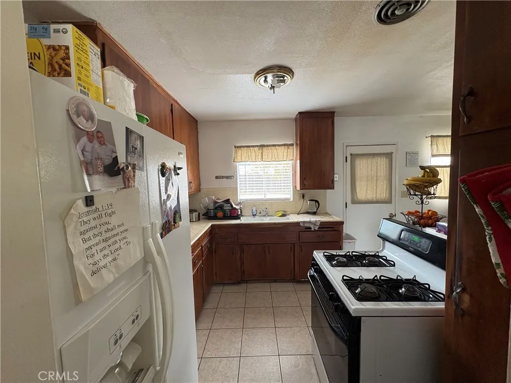 9909 Niagara Ave