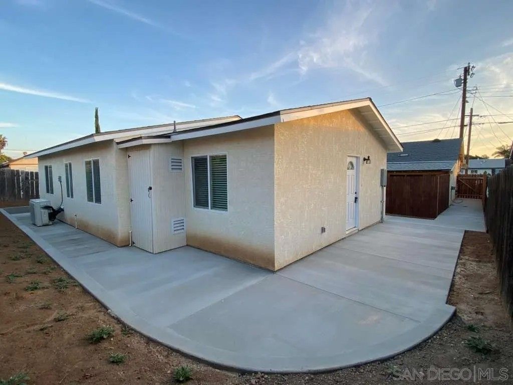 Photo of 636 Aster St, Escondido, CA 92027 (MLS # 260007780)