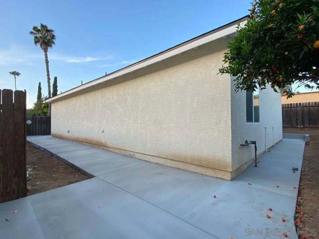 Photo of 636 Aster St, Escondido, CA 92027 (MLS # 260007780)