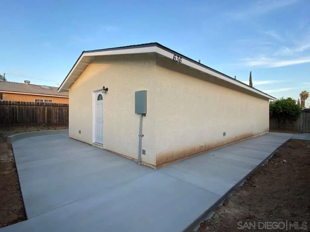 Photo of 636 Aster St, Escondido, CA 92027 (MLS # 260007780)