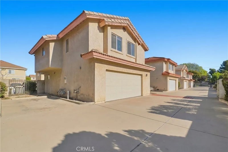 3957 Durfee
