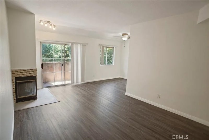 7320 Balboa Boulevard 205