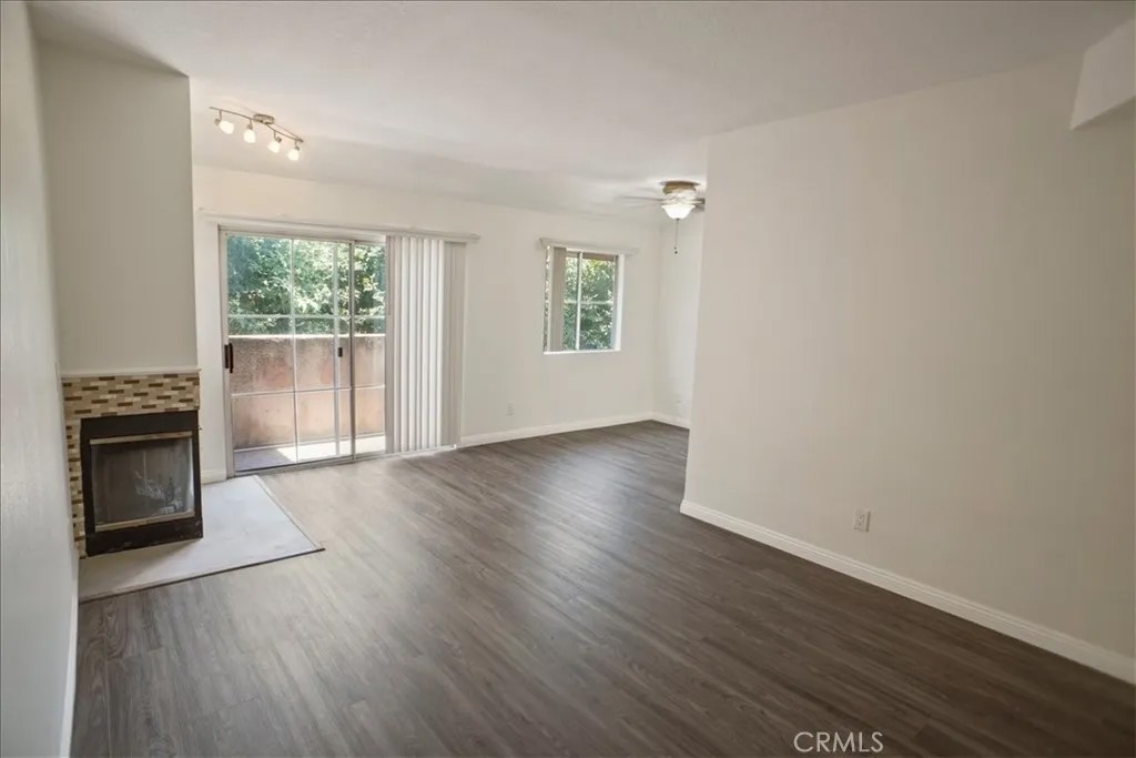 7320 Balboa Boulevard 205