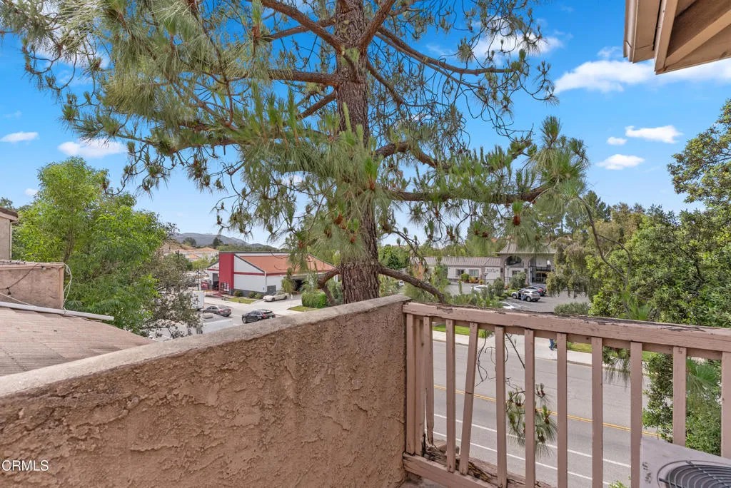 1745 Los Feliz Drive 12